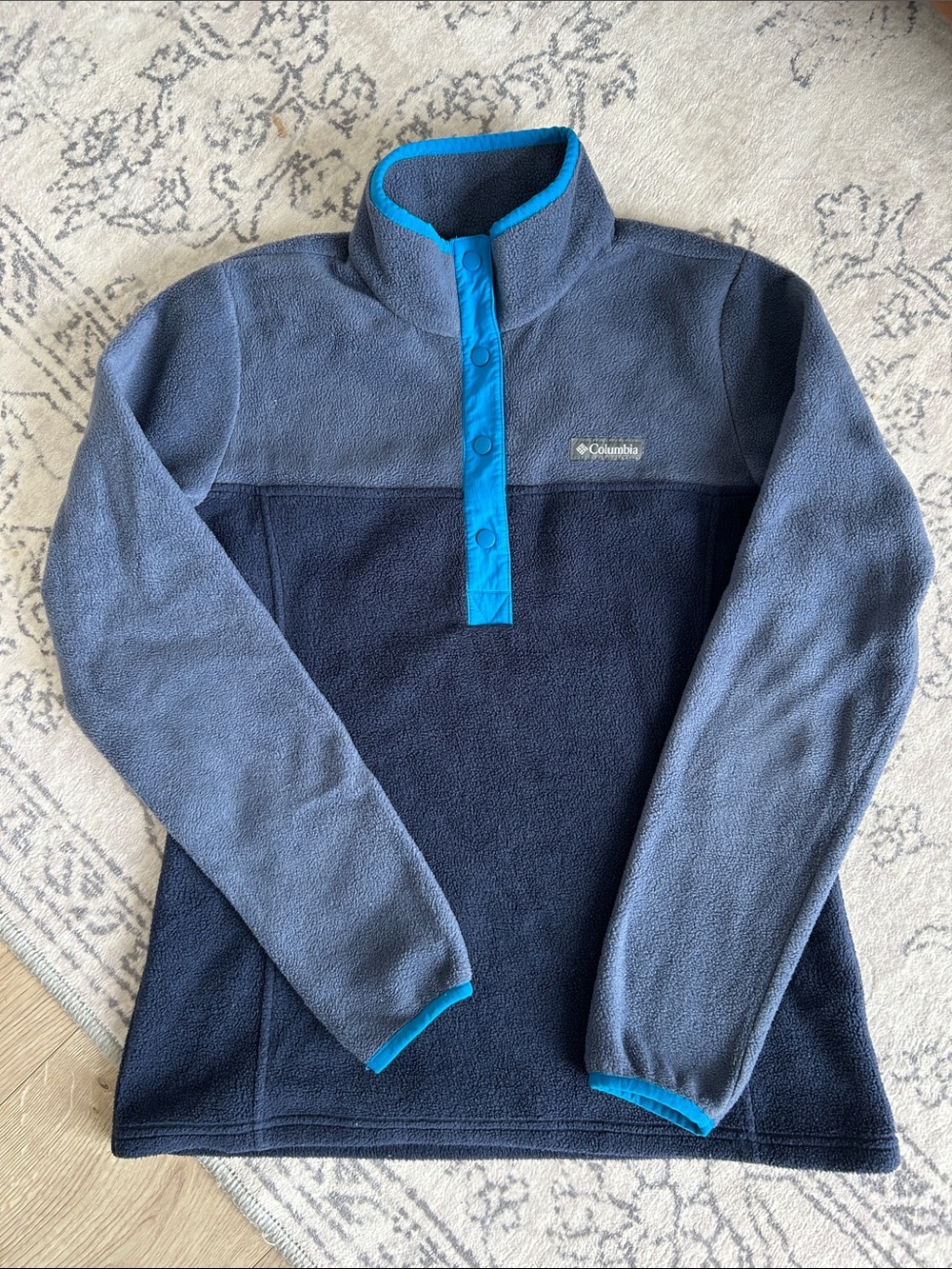 Columbia Women’s Two-Tone Navy and Slate Blue Snap Pullover